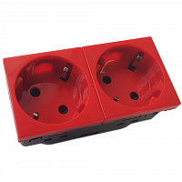 Розетка электрическая 2х2К+З со шторками, с безвинтовым зажимом, под углом 45гр (красный) в Максэлектро